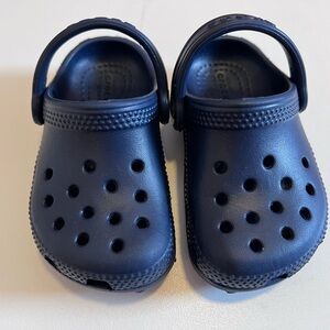 Toddler crocs size 6